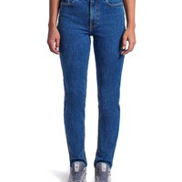 Feminine Tapered Fit Jeans
