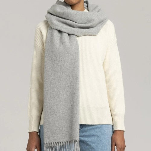 The Oversized Cashmere Wool Scarf